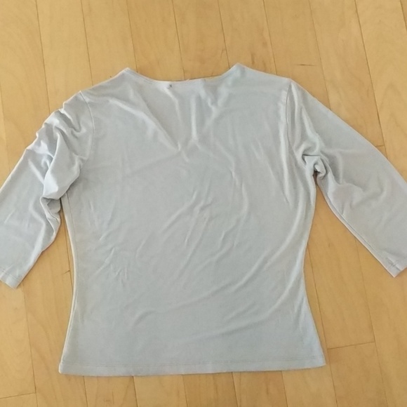 2/$15 Beautiful layering top - Picture 4 of 5